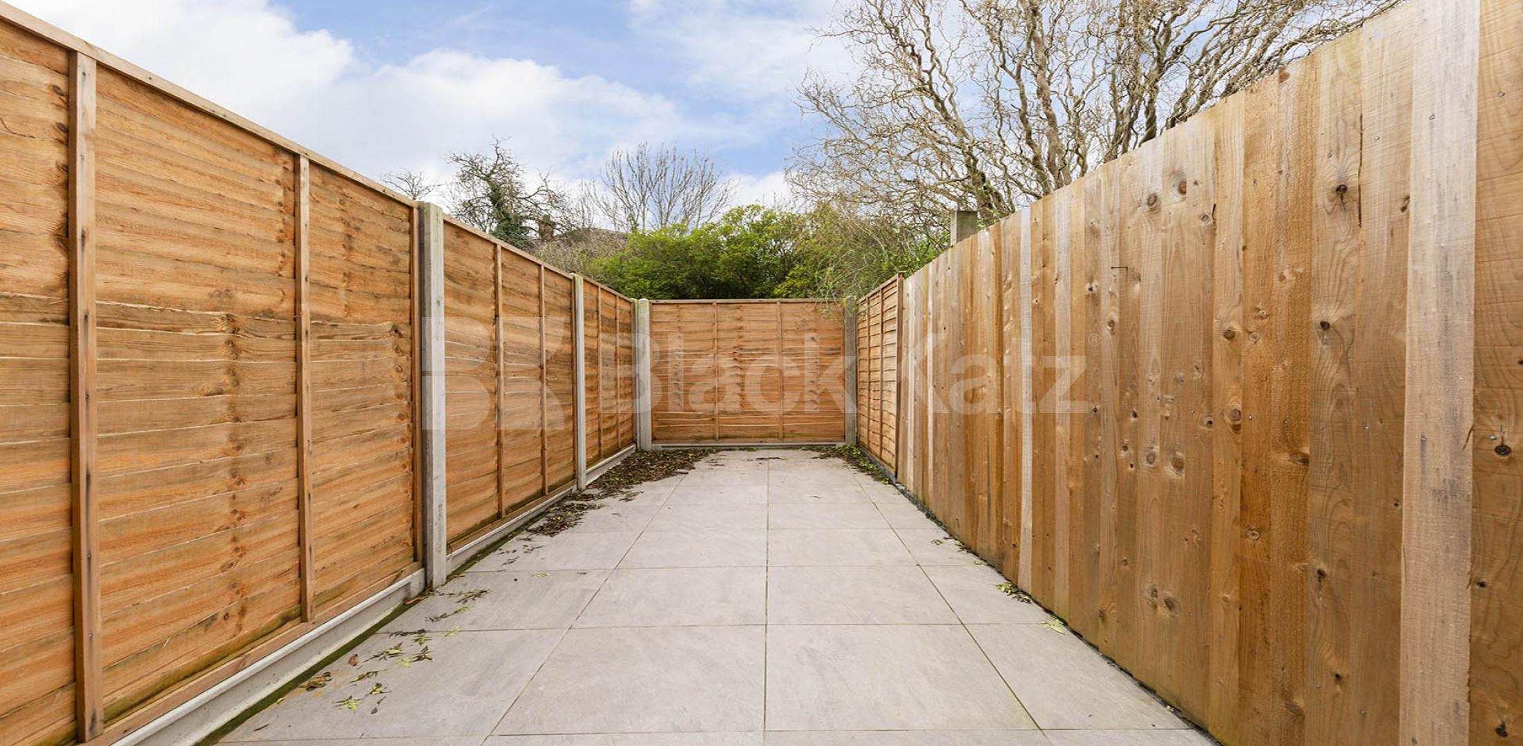 			2 Bedroom, 2 bath, 1 reception Flat			 Rutland Park, Willesden Green